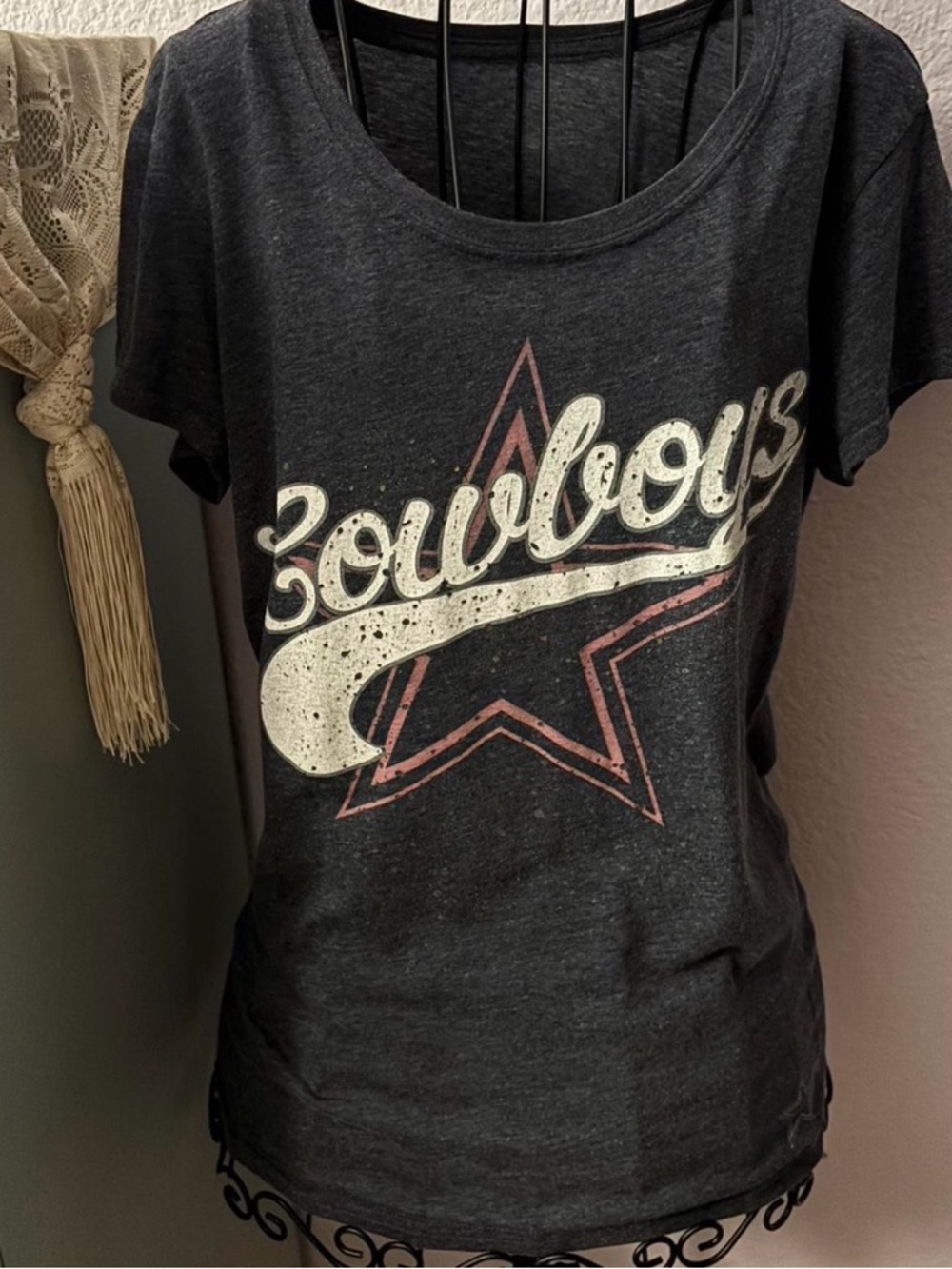 Women’s Dallas Cowboys Scoop Neck Tee Size Small